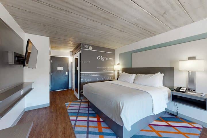 Room 30 of 109
