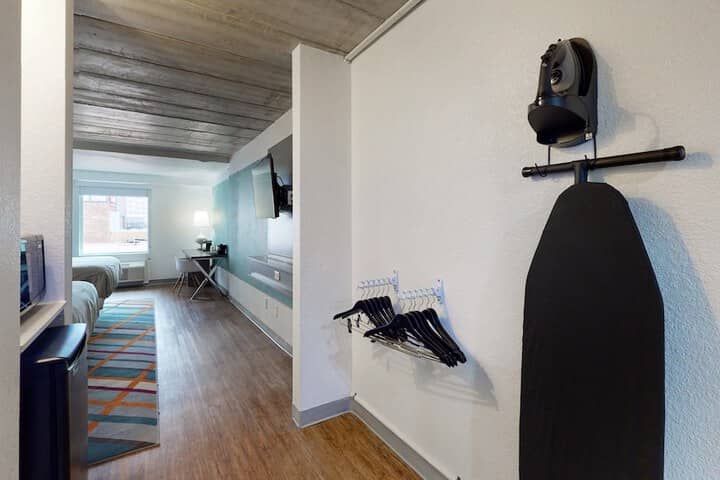 Room 18 of 109