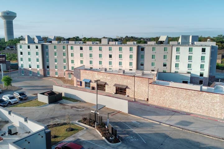 Hotel 103 of 109
